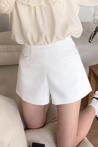 01' LITTLE L SHORTS IN WHITE