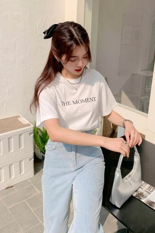 ' THE MOMENT ' SLOGAN TEE IN WHITE