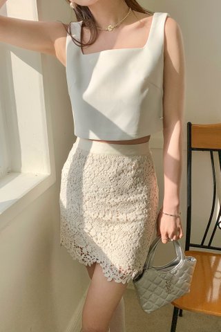 THE ROMANCE LACE SKIRT IN CREAM 