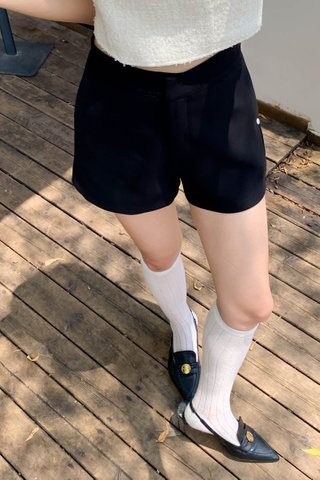 01' LITTLE H SHORT IN BLACK