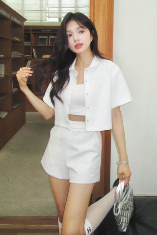 MIU 24 DOLL COLLAR TOP IN WHITE