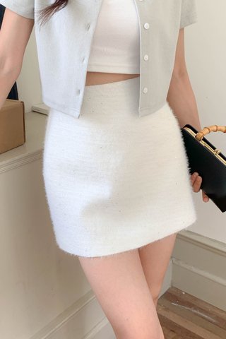 (BACKORDER XS-L) MIU FLUFFY SEQUINED SKIRT IN MILK WHITE