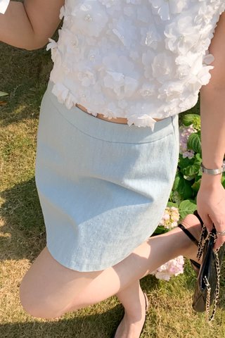 RHINESTONES DENIM SKIRT IN LIGHT BLUE