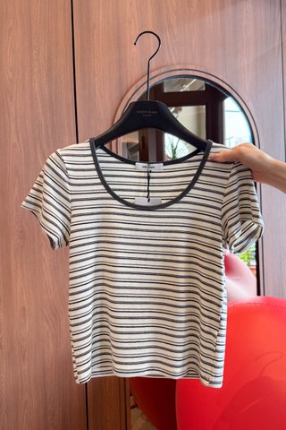 DAILY STRIPY TOP IN GREY