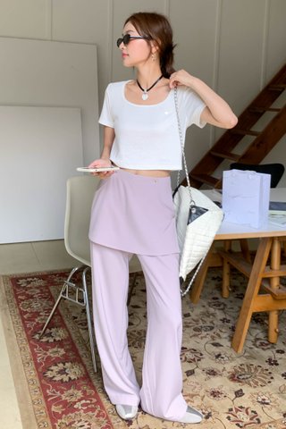 HER DAILY TOP IN WHITE