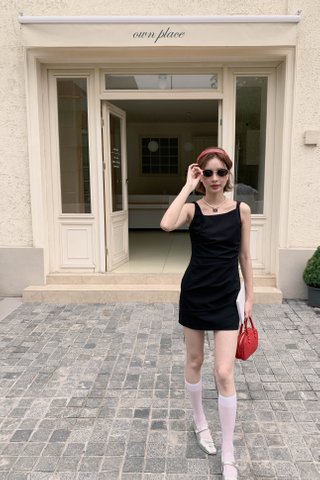 IIN TWIST ASYMMETRIC DRESS IN BLACK