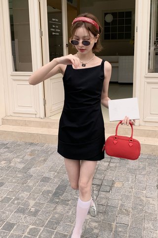 IIN TWIST ASYMMETRIC DRESS IN BLACK