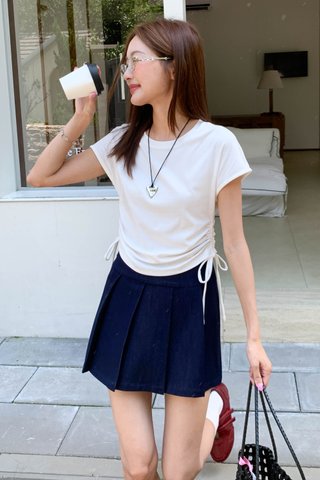 DOE EVERYDAY RUCHED TOP IN WHITE