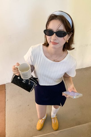 LUNE EYELET TOP IN WHITE