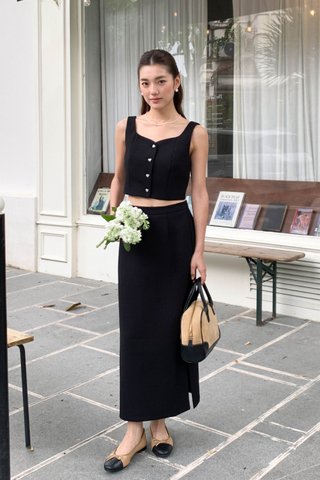 HEIROOM TWEED TOP IN BLACK