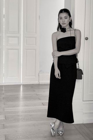 AU FLARE TUBE TOP IN BLACK