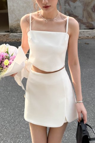 JUJU -5KG CURVY SKORT IN WHITE