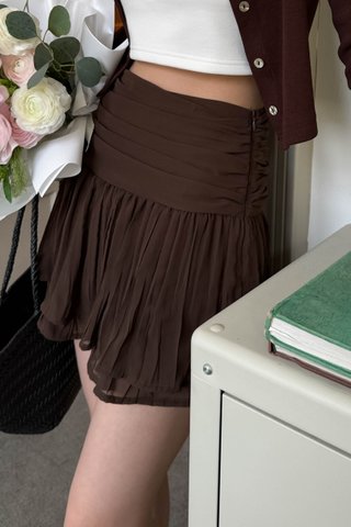LAYERED PLEATED FLOWY SKIRT IN BROWN