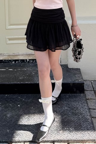 LAYERED PLEATED FLOWY SKIRT IN BLACK