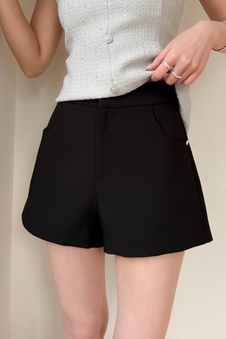 6.0 LITTLE C SHORT IN BLACK