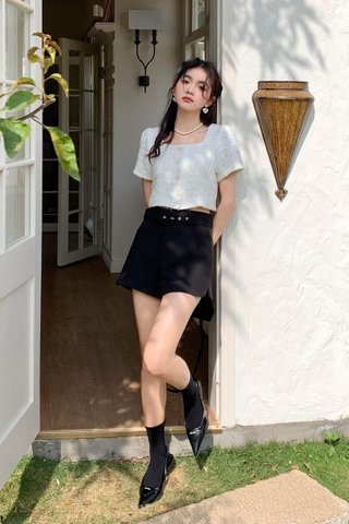 IN FRENCH; 23 MAISON C' BELTED SHORTS IN BLACK